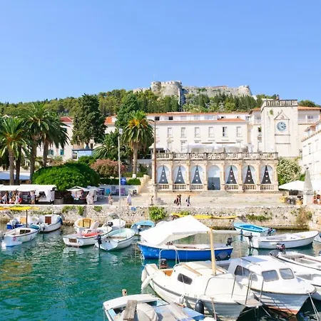 Appartamento In With Balcony, Air Conditioning, Wi-fi, Dishwasher